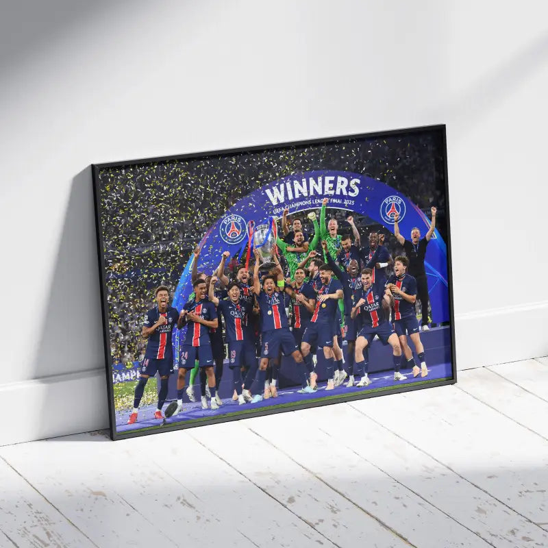 Affiche PSG Vainqueur Ligue des Champions 2025 vue de profil