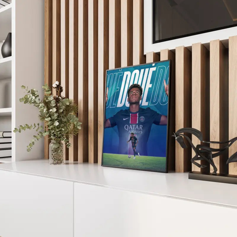 Affiche PSG Désiré Doué panneau bois